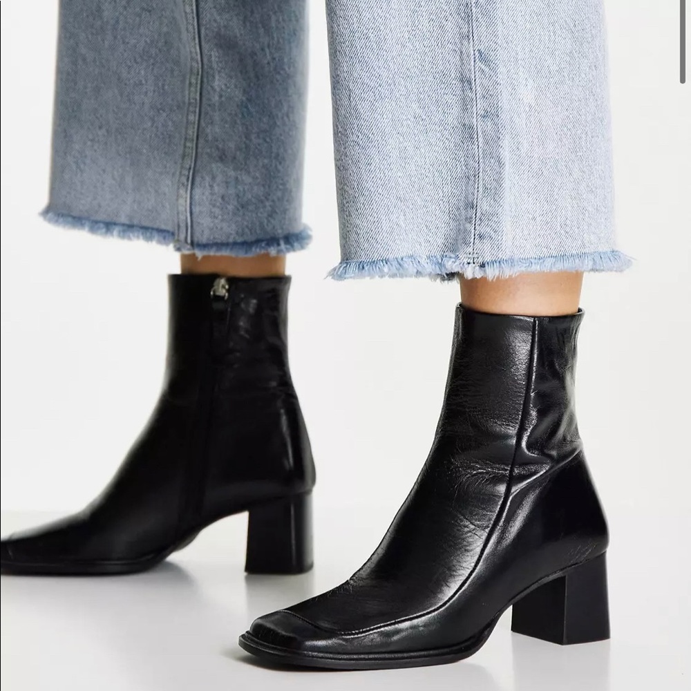 Super cute brand new, never worn, black leather.Can be worn for every occasion!